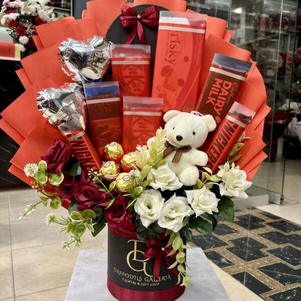 Sweetheart's Delight" Chocolate Bouquet