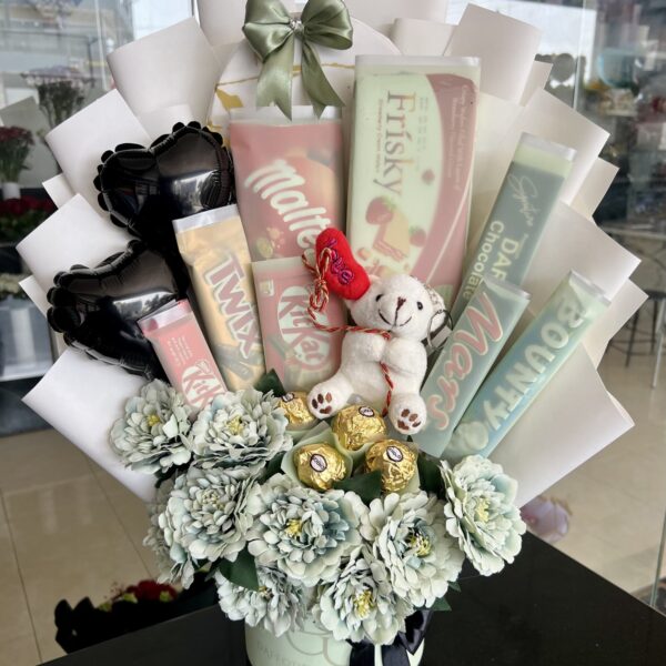 Mint Dream Chocolate & Floral Bouquet