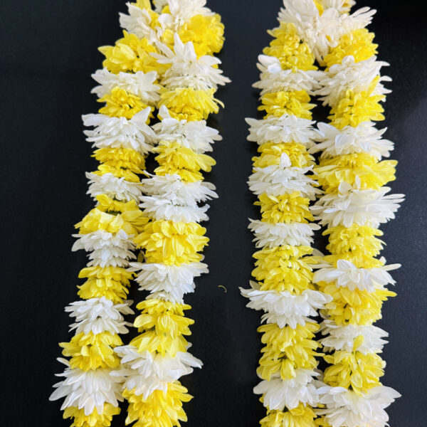 White and Yellow Chrysanthemum Floral Garland (Haar)