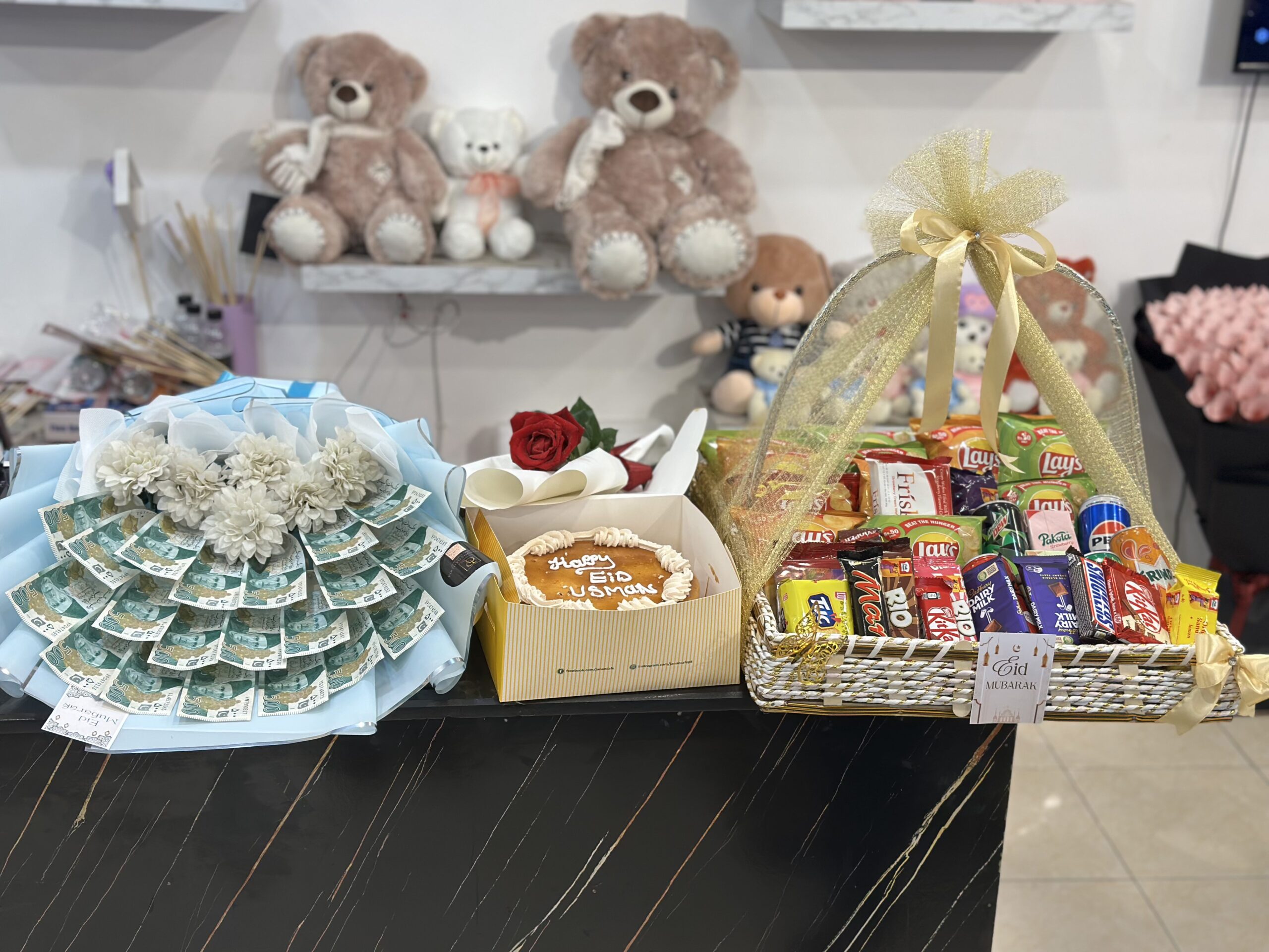 IMG_4834 Eid Gift Combo with Cash Bouquet, Cake & Snack Basket - Image 1
