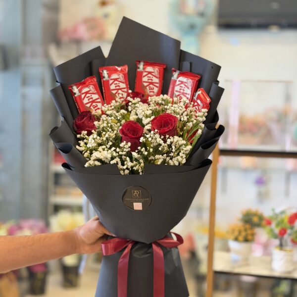 Red Roses & KitKat Chocolate Bouquet